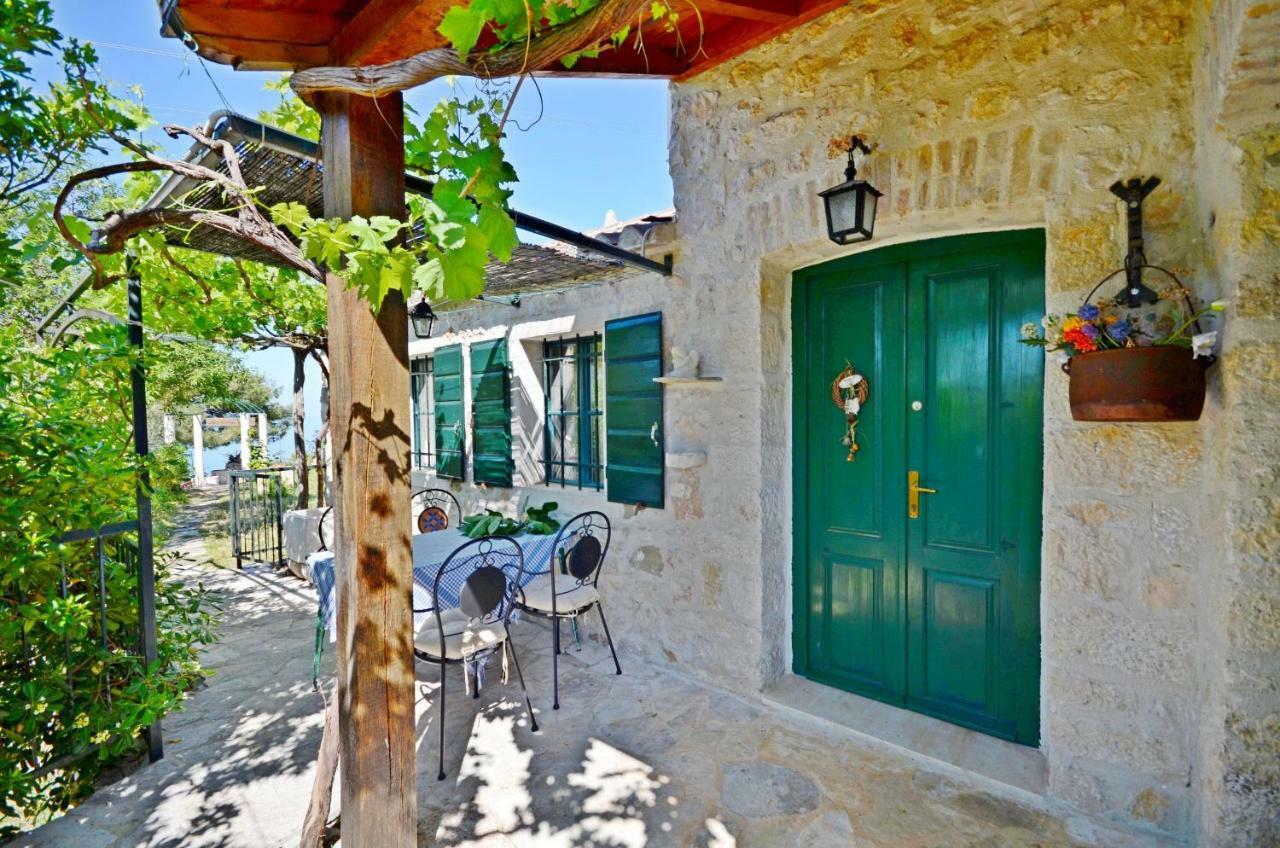 House Dobrila Vila Igrane Exterior foto